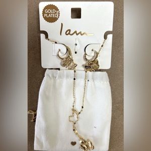 I am Brand set of earrings and necklaces 7 inches long